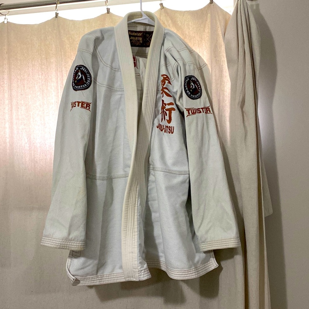 Men’s Twister BJJ Gi A3 w/Pants
